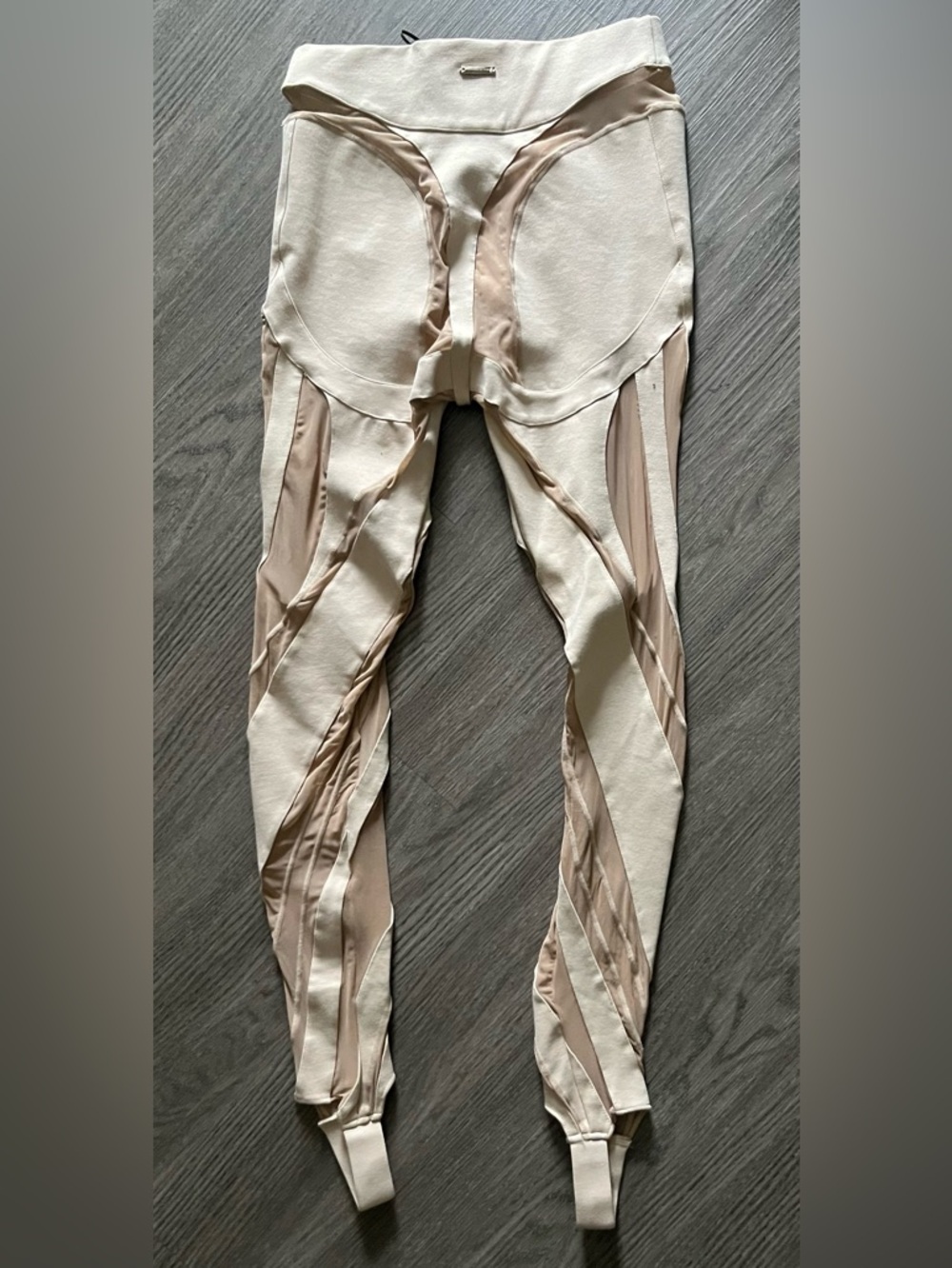 Maniere De Voir Nude & Cream Spiral Contour Sheer Leggings - Picture 6 of 10